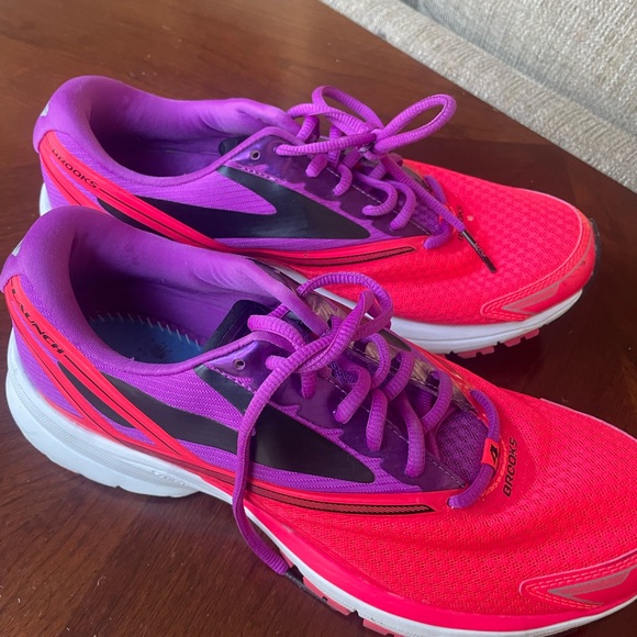 Brooks Running shoes - Picture 1 of 4